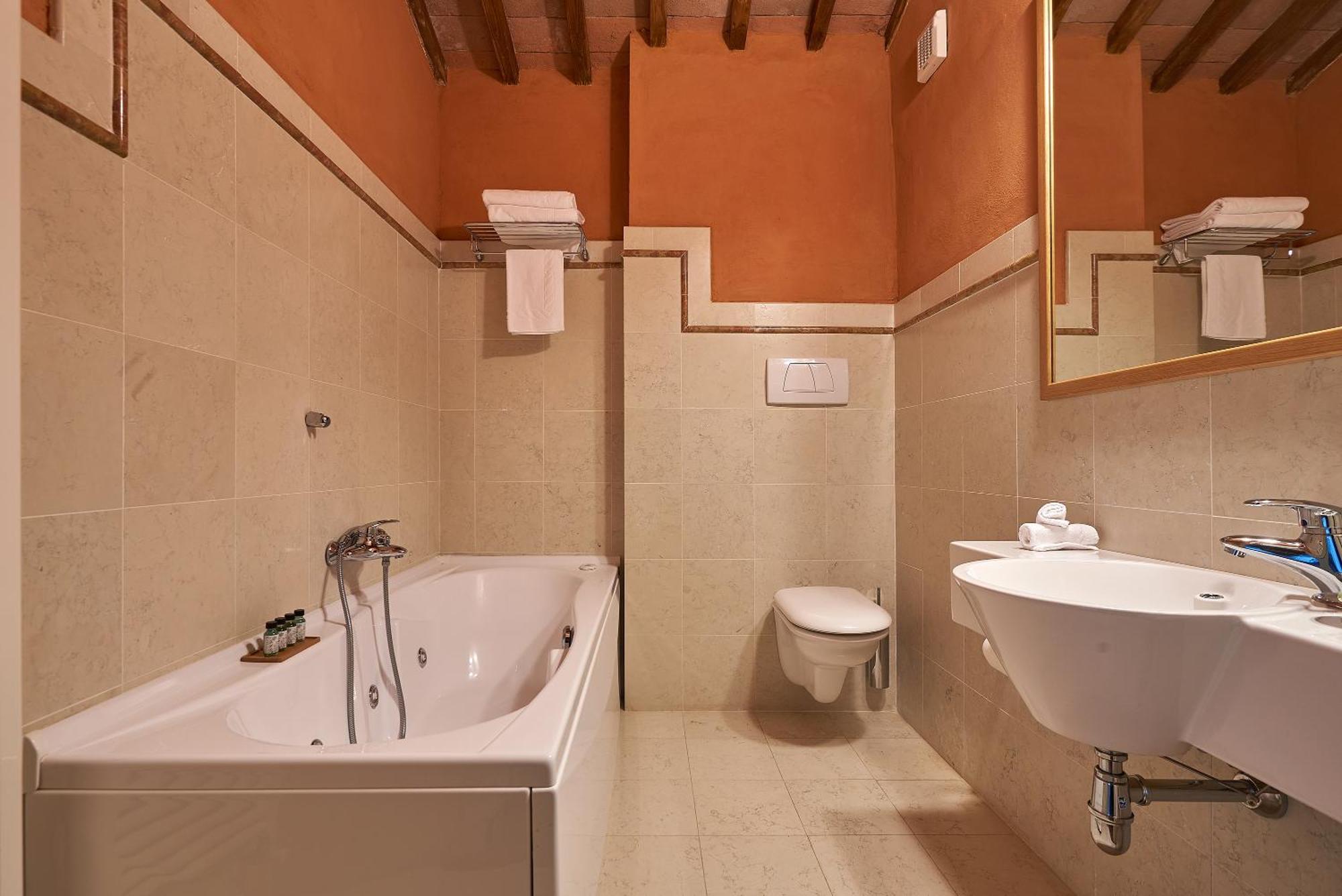 La Gazzara Castell'In Villa カステルヌオーヴォ・ベラルデンガ エクステリア 写真